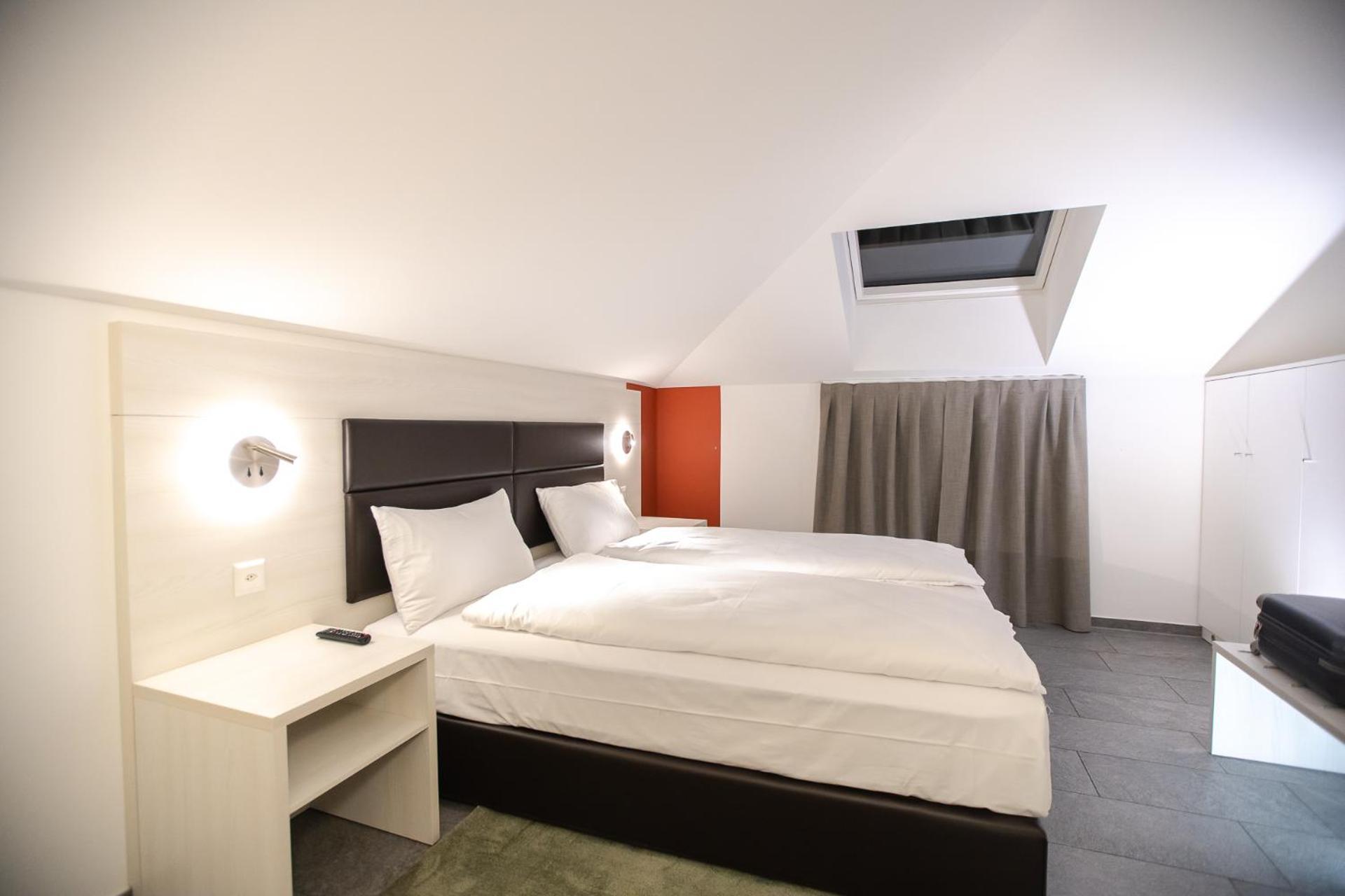 Miralago Locarno Easy Rooms Muralto Bagian luar foto