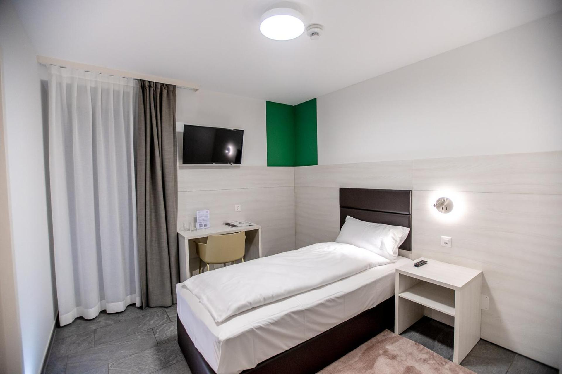 Miralago Locarno Easy Rooms Muralto Ruang foto
