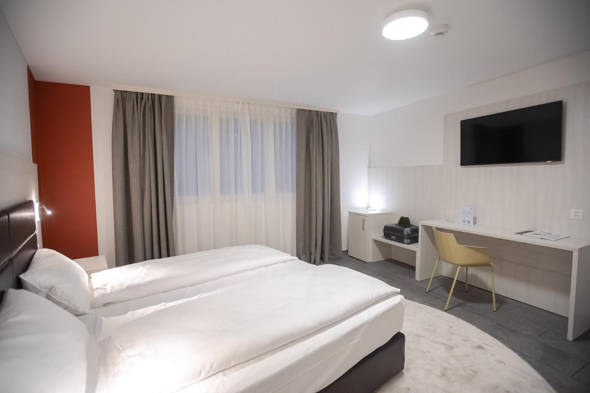 Miralago Locarno Easy Rooms Muralto Bagian luar foto