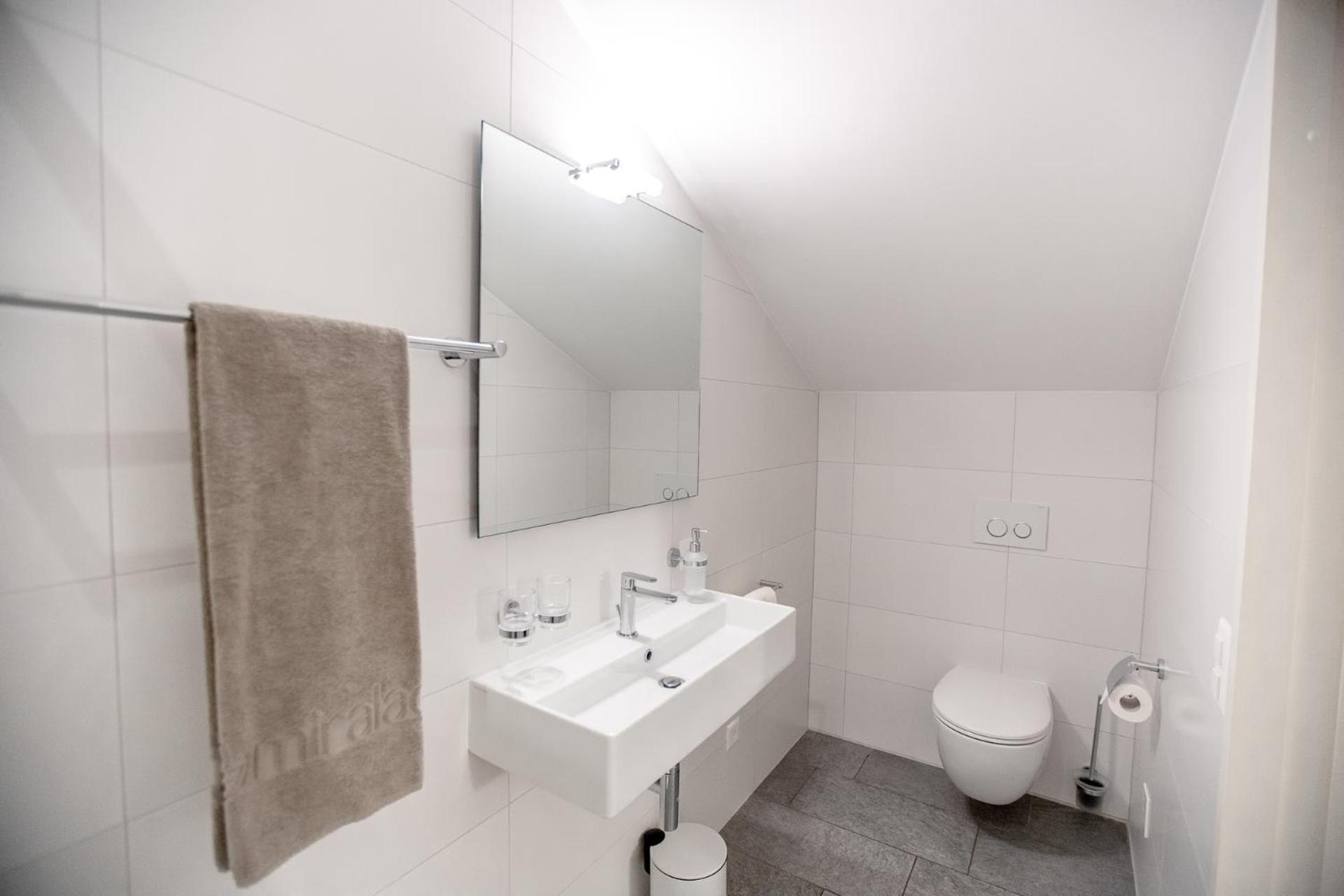 Miralago Locarno Easy Rooms Muralto Ruang foto