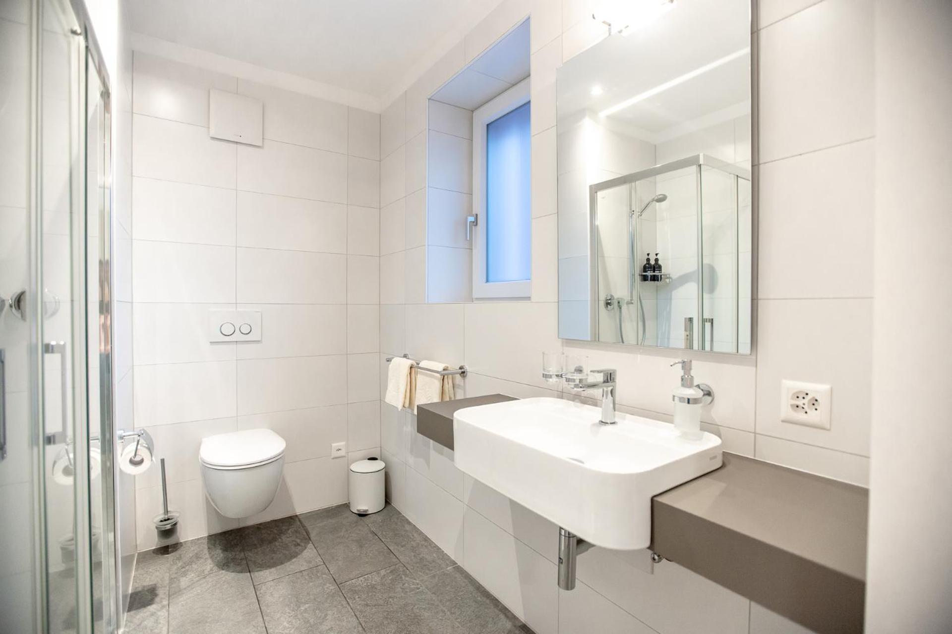 Miralago Locarno Easy Rooms Muralto Bagian luar foto