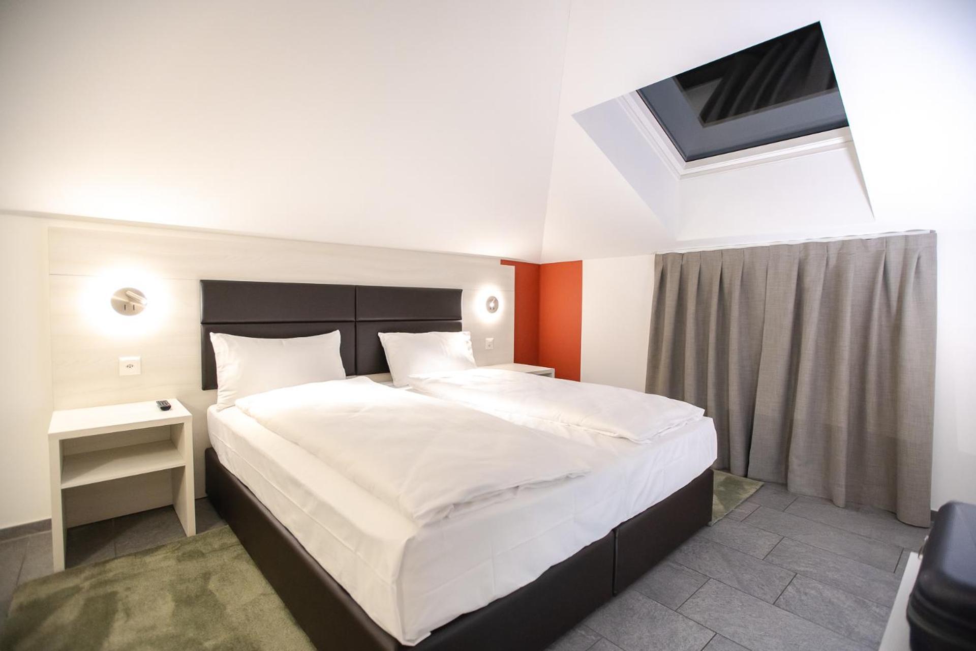 Miralago Locarno Easy Rooms Muralto Bagian luar foto